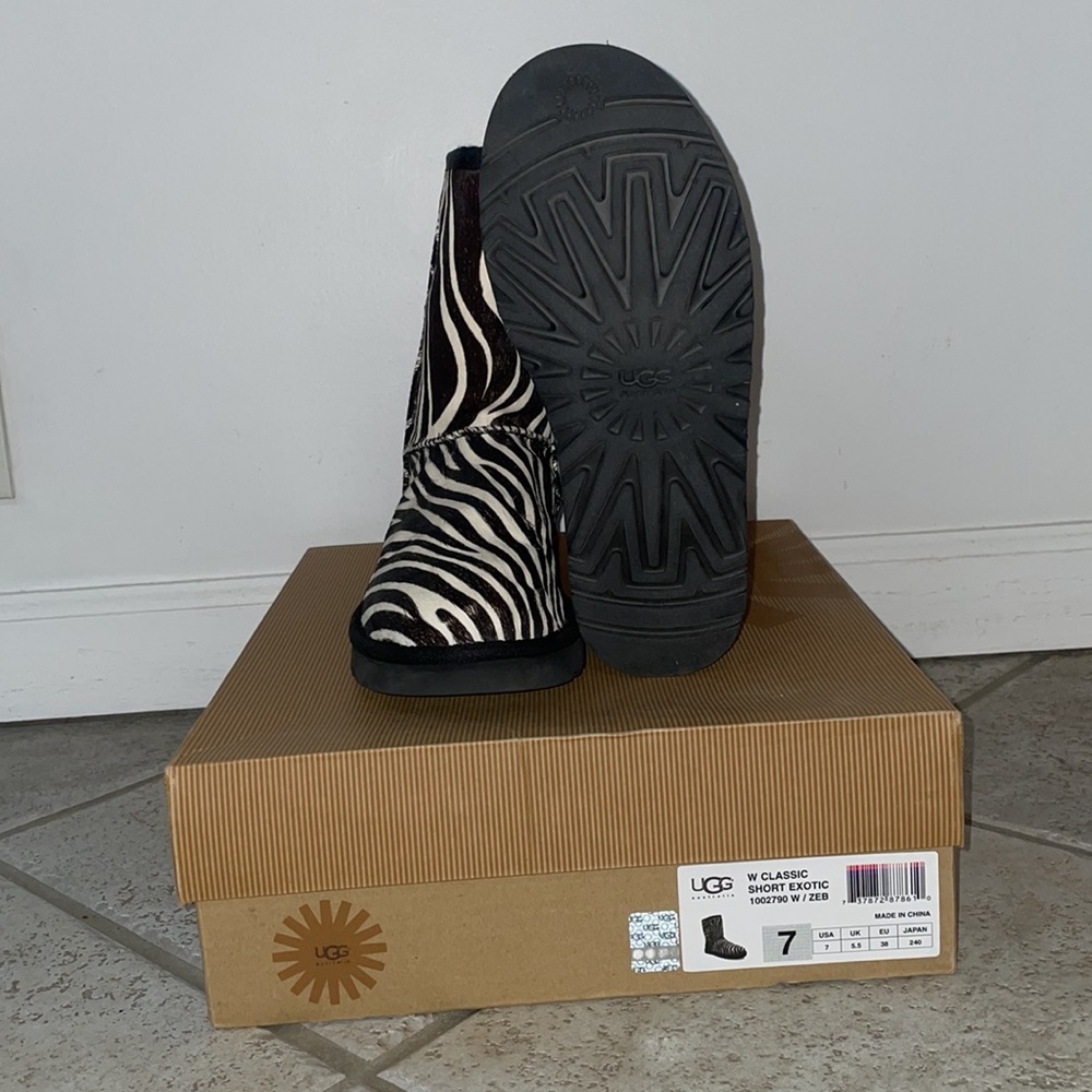 Ugg boots - Picture 2 of 2